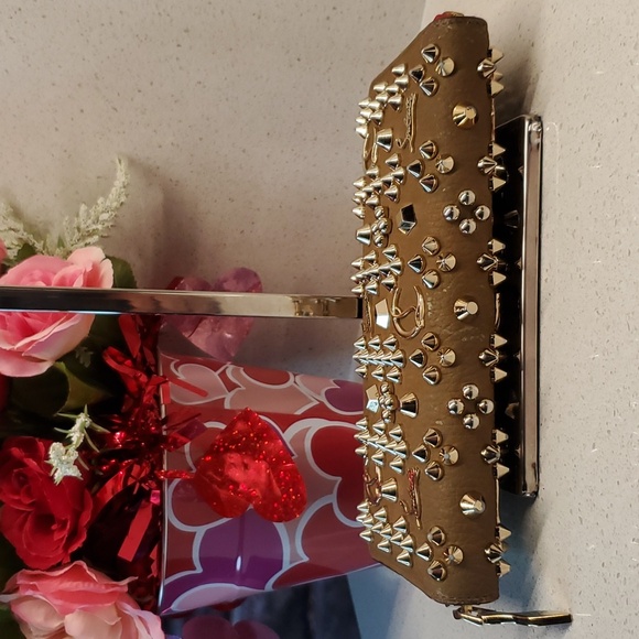 CHRISTIAN LOUBOUTIN studded gold leather wallet - Picture 5 of 12